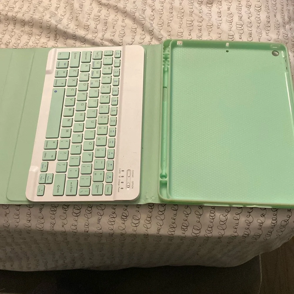 iPad case with keyboard for iPad 7-9th gen